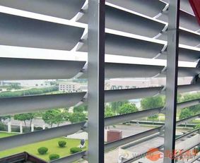 電動遮陽天蓬簾、戶外遮陽百葉簾與遮陽翻板梭形百葉片批發定制及系統集成價格解析